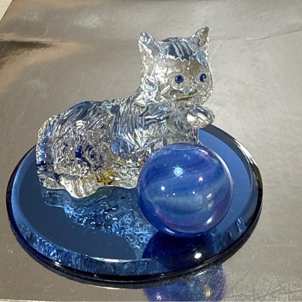 Vintage Little Cat Kitty Playing W/ball Royal Lead Crystal Rock‎ Art Glass Deco